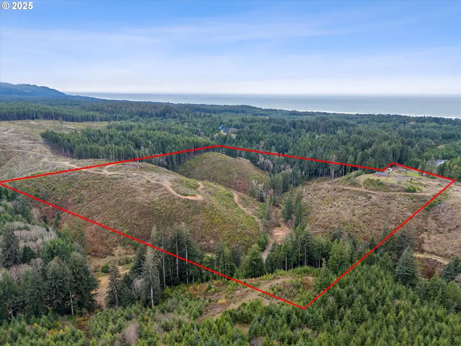 135 SW Wakonda Beach Rd, Waldport, OR 97394 - Image #2