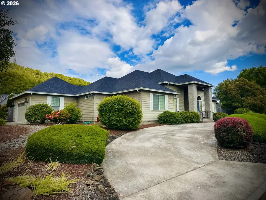 147 Wingfoot Ct, Winchester, OR 97495 - #2