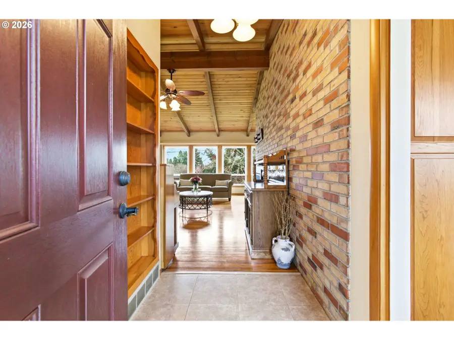 4064 S Barrett St, Salem, OR 97302 - #3