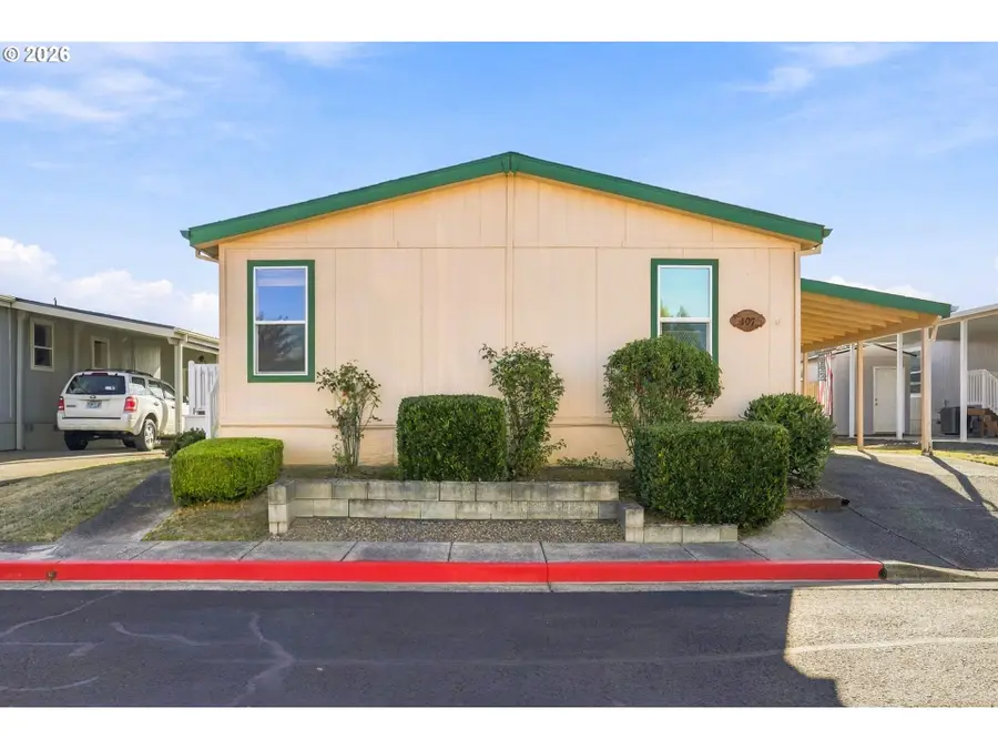 1000 S Mckern Ct, Newberg, OR 97132 - #2
