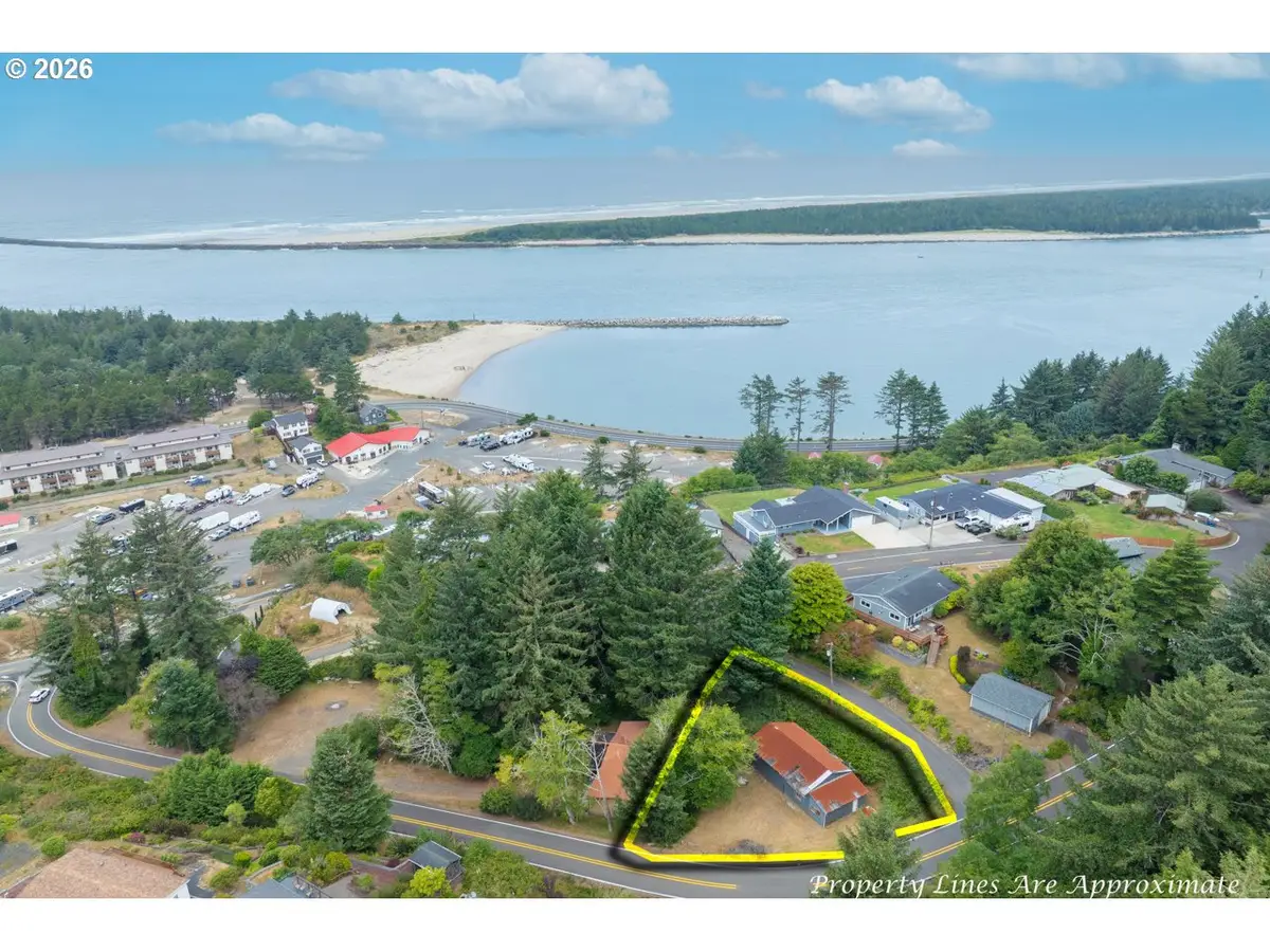 188 Sunset Dr, Reedsport, OR 97467 - #1
