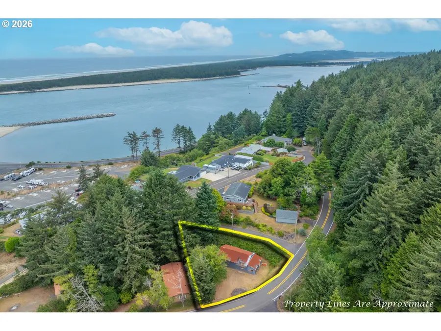 188 Sunset Dr, Reedsport, OR 97467 - #2