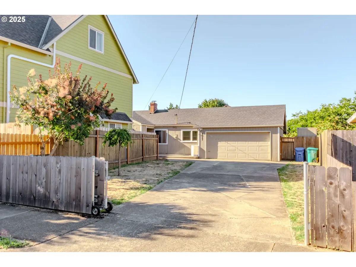 8027 SE Rhone St, Portland, OR 97206 - Image #1