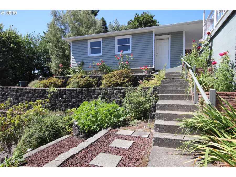 304 Holly St, Kelso, WA 98626 - Image #2