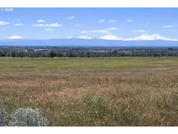 2 SW Wiley Rd, PowellButte, OR 97753