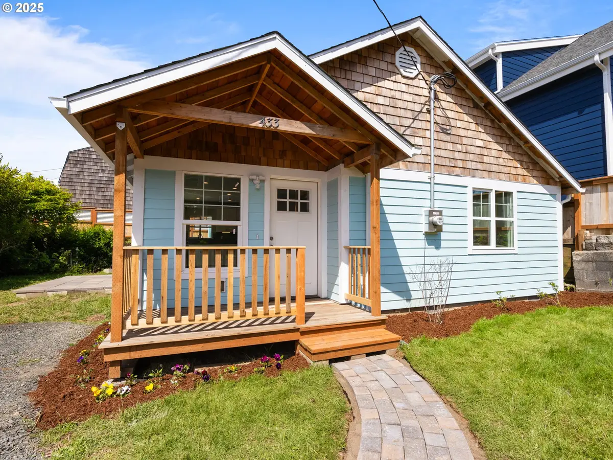 433 NW Hurbert St, Newport, OR 97365 - Image #1