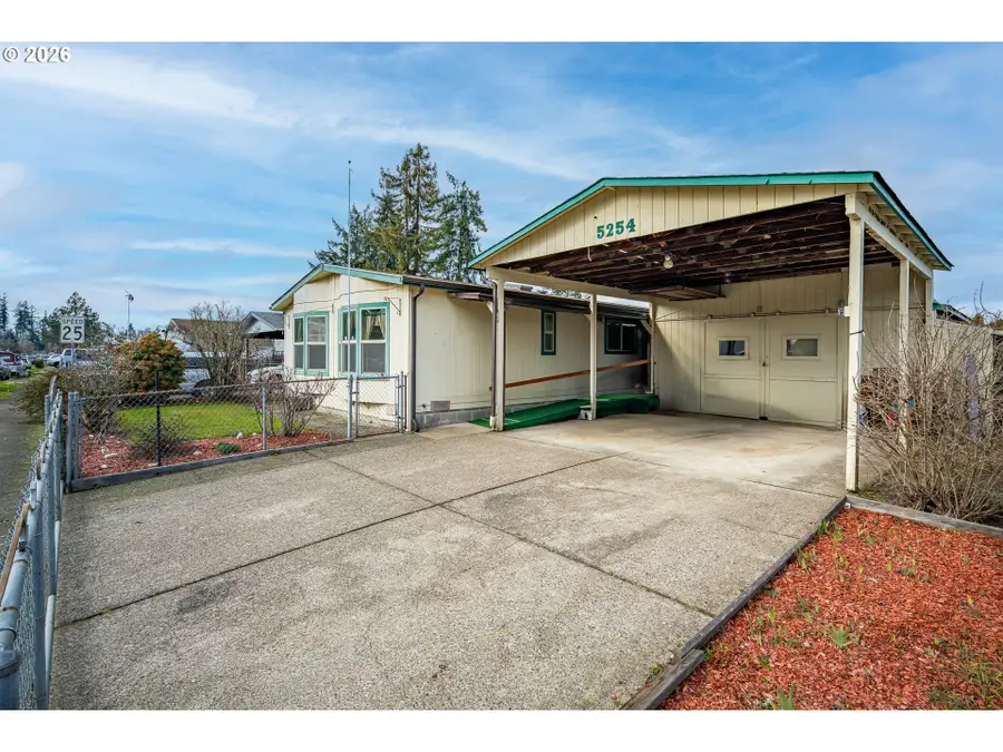 5254 Forsythia Dr, Springfield, OR 97478 - Image #2