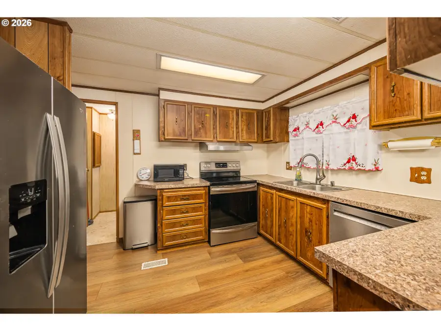 5254 Forsythia Dr, Springfield, OR 97478 - Image #3