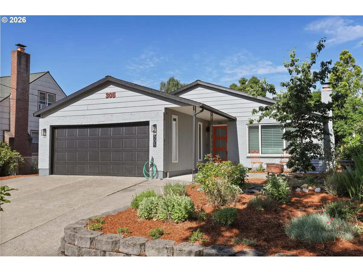 305 SE 84th Ave, Portland, OR 97216 - #1
