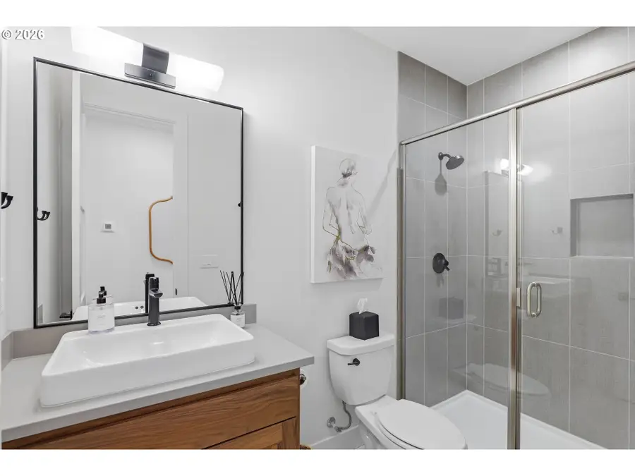 8907 SW Harmon Ln, Portland, OR 97225 - #3