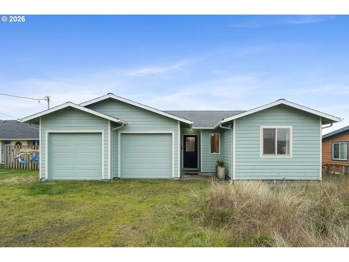 1801 NW Dolphin Ln, Waldport, OR 97394 - #1
