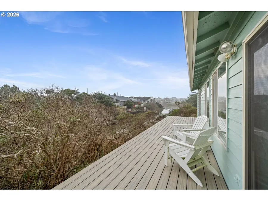 1801 NW Dolphin Ln, Waldport, OR 97394 - #2