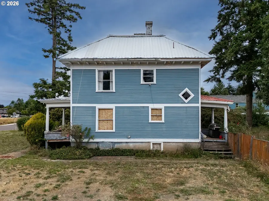 122 S 12th Ave, Cornelius, OR 97113 - #3