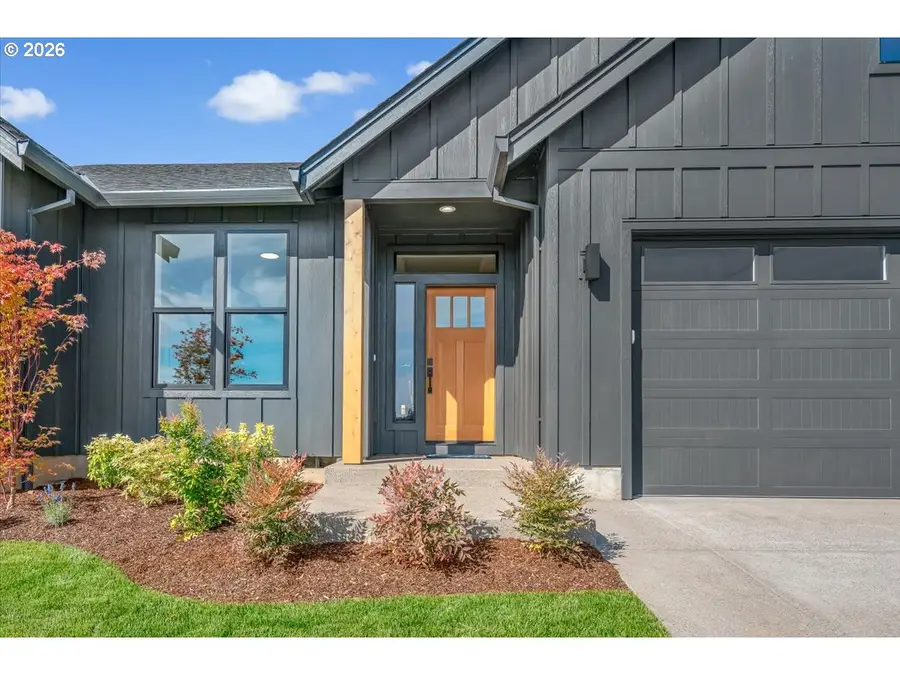 851 W Washington St, Carlton, OR 97111 - #2