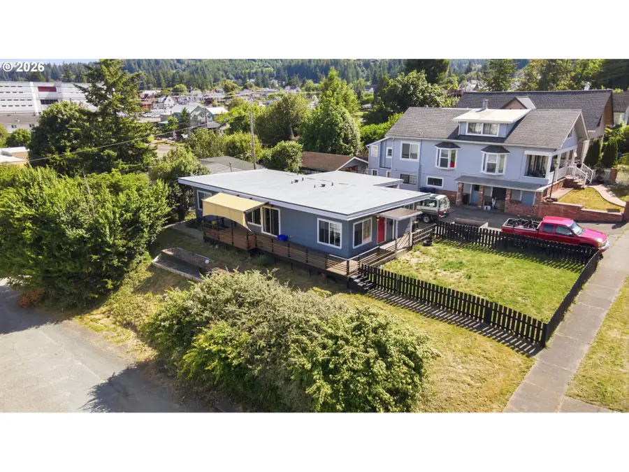 216 E Main St, Coquille, OR 97423 - #3