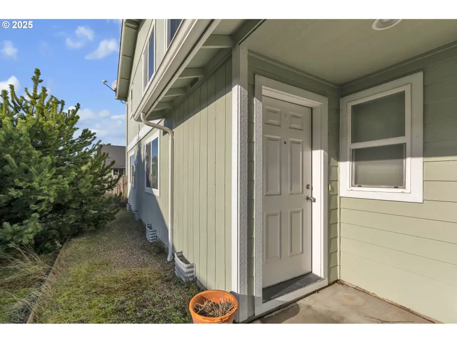 3397 Oak St, Florence, OR 97439 - Image #3