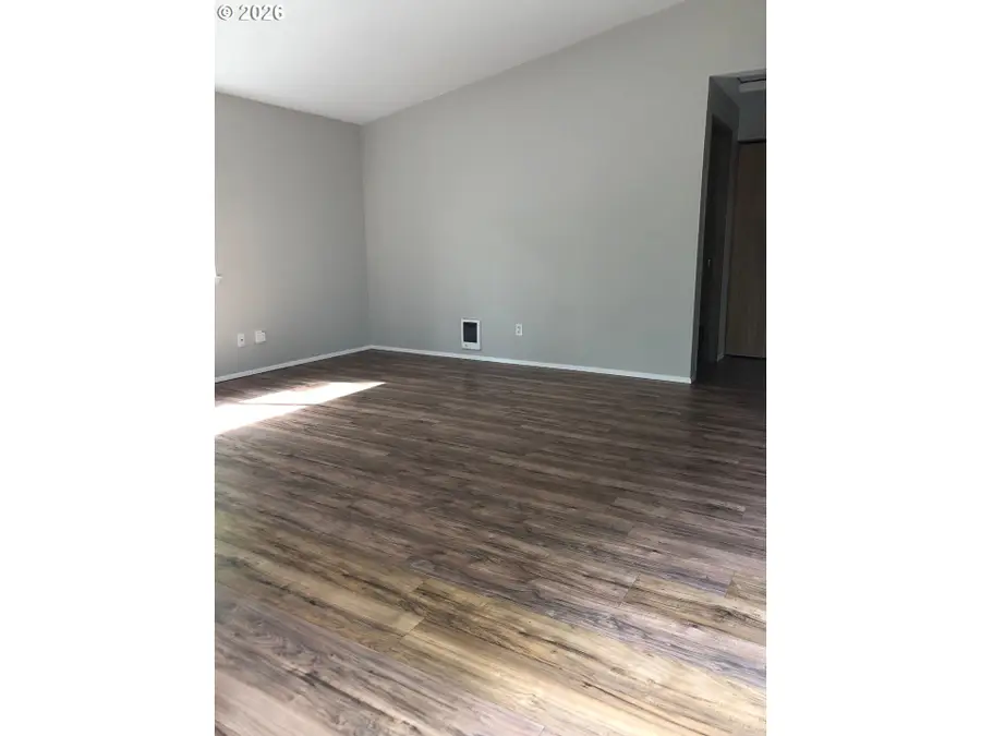 1006 NE Tamera Ln, Portland, OR 97220 - #2