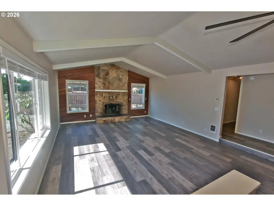 6296 Thurston Rd, Springfield, OR 97478 - #3