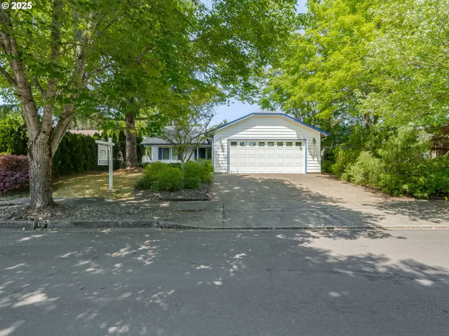 1761 SW Songbird St, McMinnville, OR 97128 - Image #2