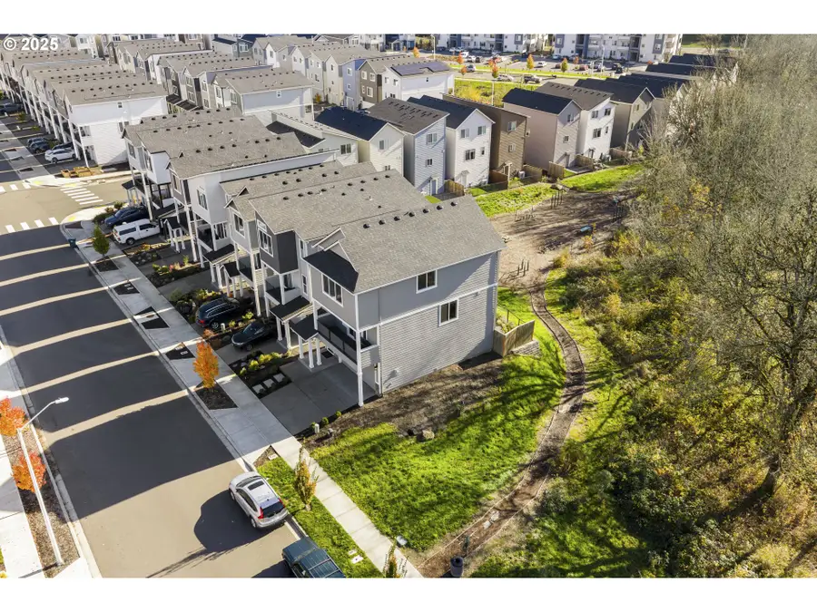 4236 E Willakenzie St, Newberg, OR 97132 - Image #3