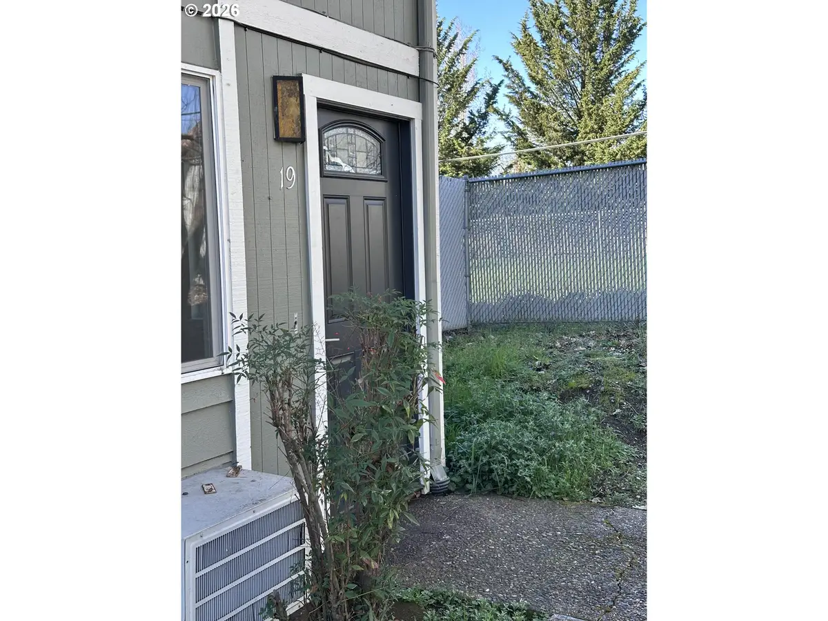 885 NE Sunset St #19, Roseburg, OR 97470 - #1
