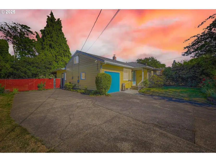 9832 N Van Houten Ave, Portland, OR 97203 - Image #3