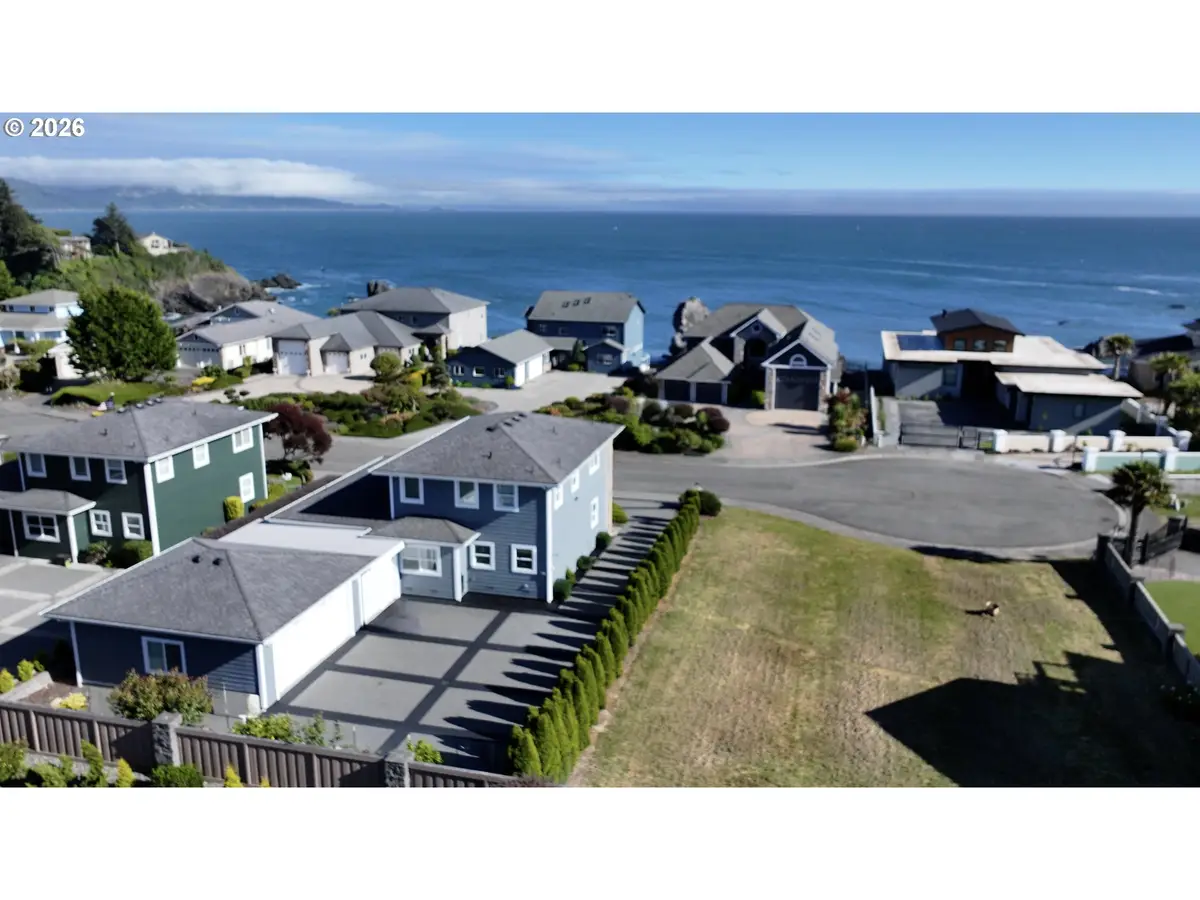842 Chetco Point Ter, Brookings, OR 97415 - #1
