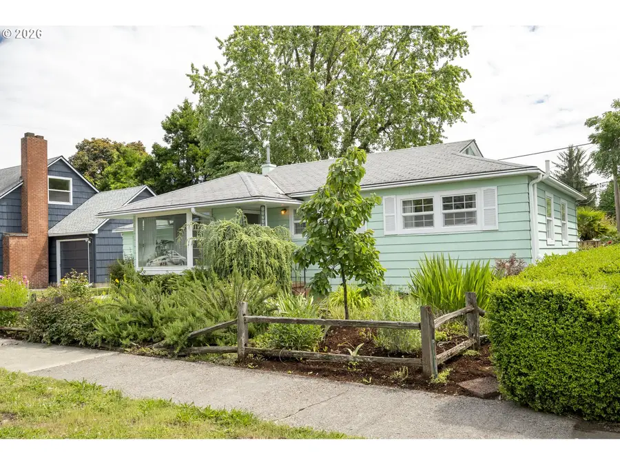 10910 NE Hancock St, Portland, OR 97220 - #3