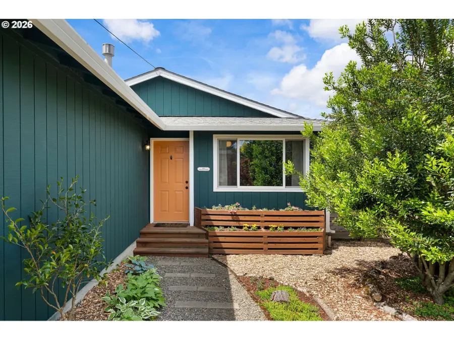 2715 SE 77th Ave, Portland, OR 97206 - #2