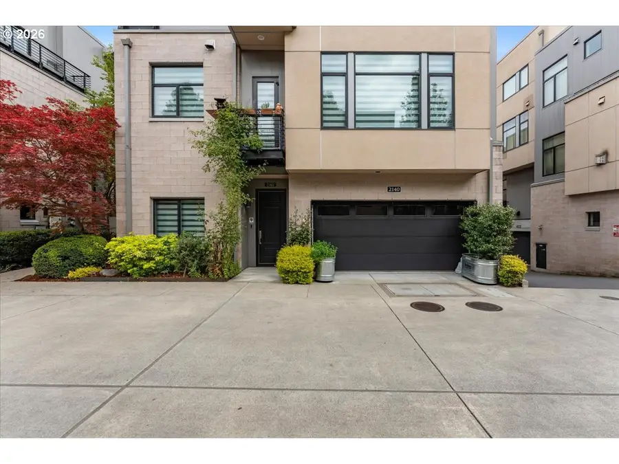 2140 NW 16th Ave, Portland, OR 97209 - #2