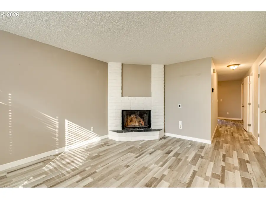 6916 NE 43rd St #B, Vancouver, WA 98661 - #3