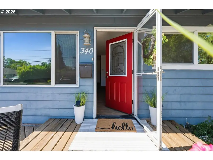 340 E Gloucester St, Gladstone, OR 97027 - #3