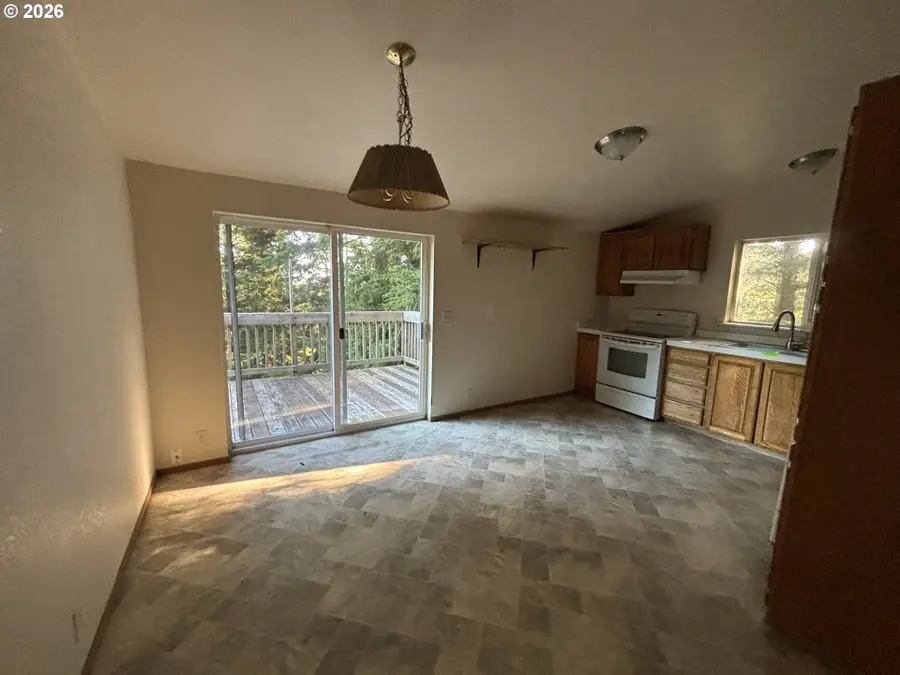 89339 View Dr, Florence, OR 97439 - #3