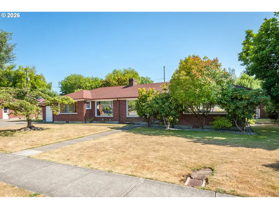 2615 Ocean Beach Hwy, Longview, WA 98632 - #2