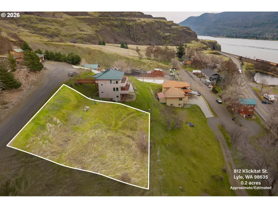 812 Klickitat St, Lyle, WA 98635 - Image #2