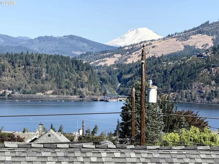 1016 Oak St, Hood River, OR 97031 - #2