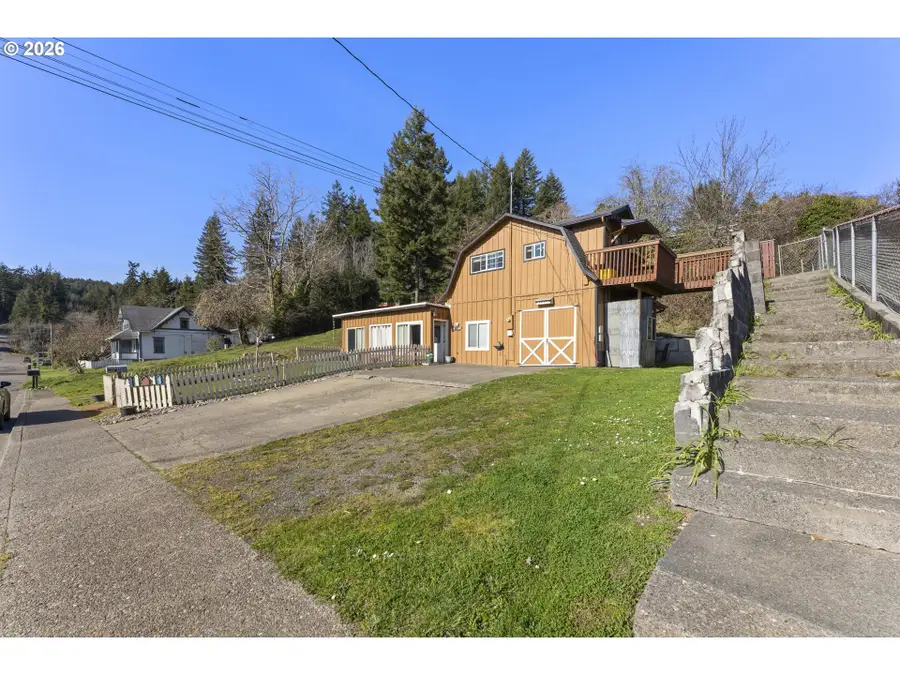 1148 Minnesota Ave, Coos Bay, OR 97420 - #3