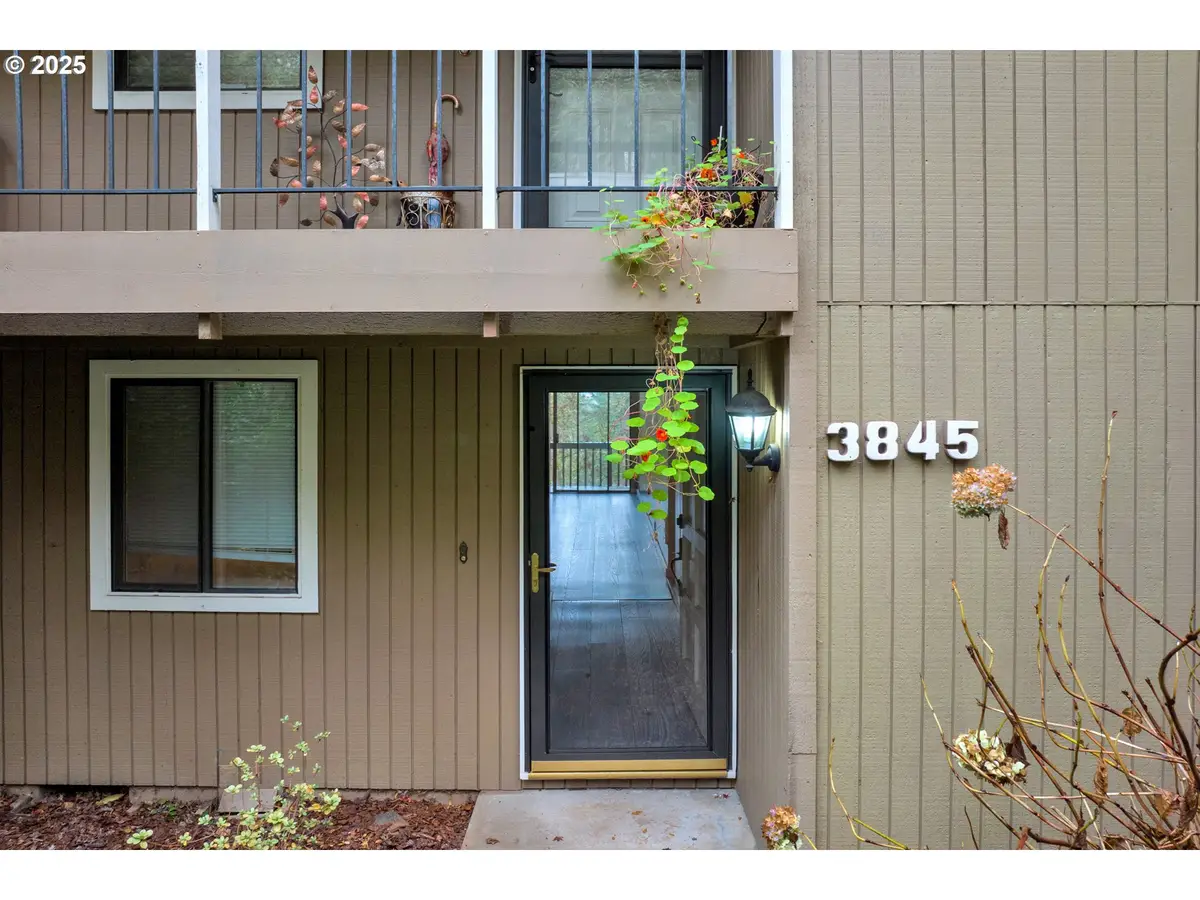 3845 Colony Oaks Dr, Eugene, OR 97405 - Image #1