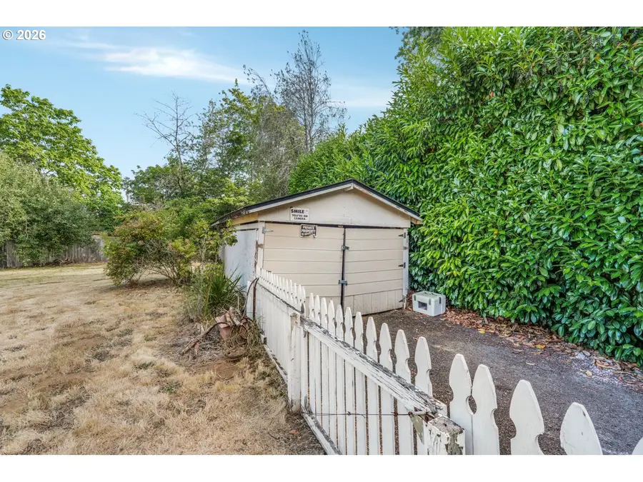 16523 SE Clinton St, Portland, OR 97236 - #3