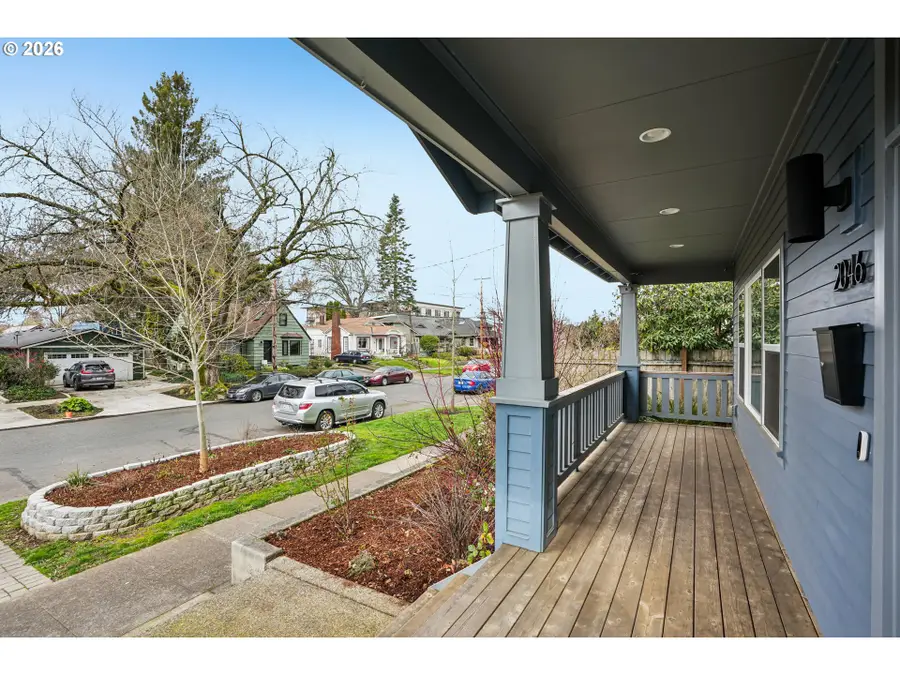 2046 SE 51st Ave, Portland, OR 97215 - #2