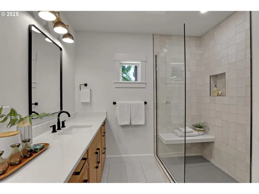 4750 N Kerby Ave, Portland, OR 97217 - Image #3