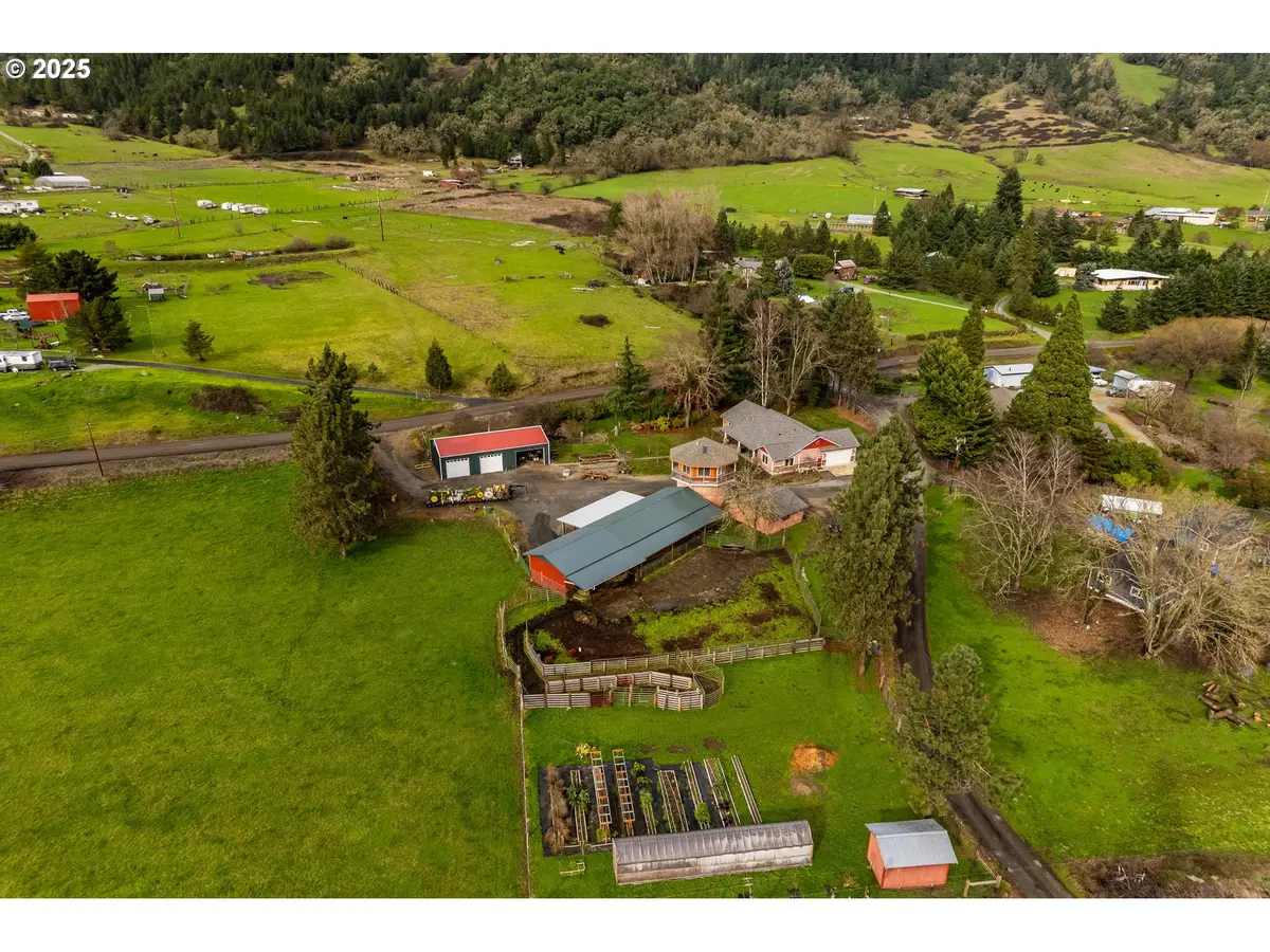 135 Market Ln, Myrtle Creek Riddle, OR 97457 - Image #1