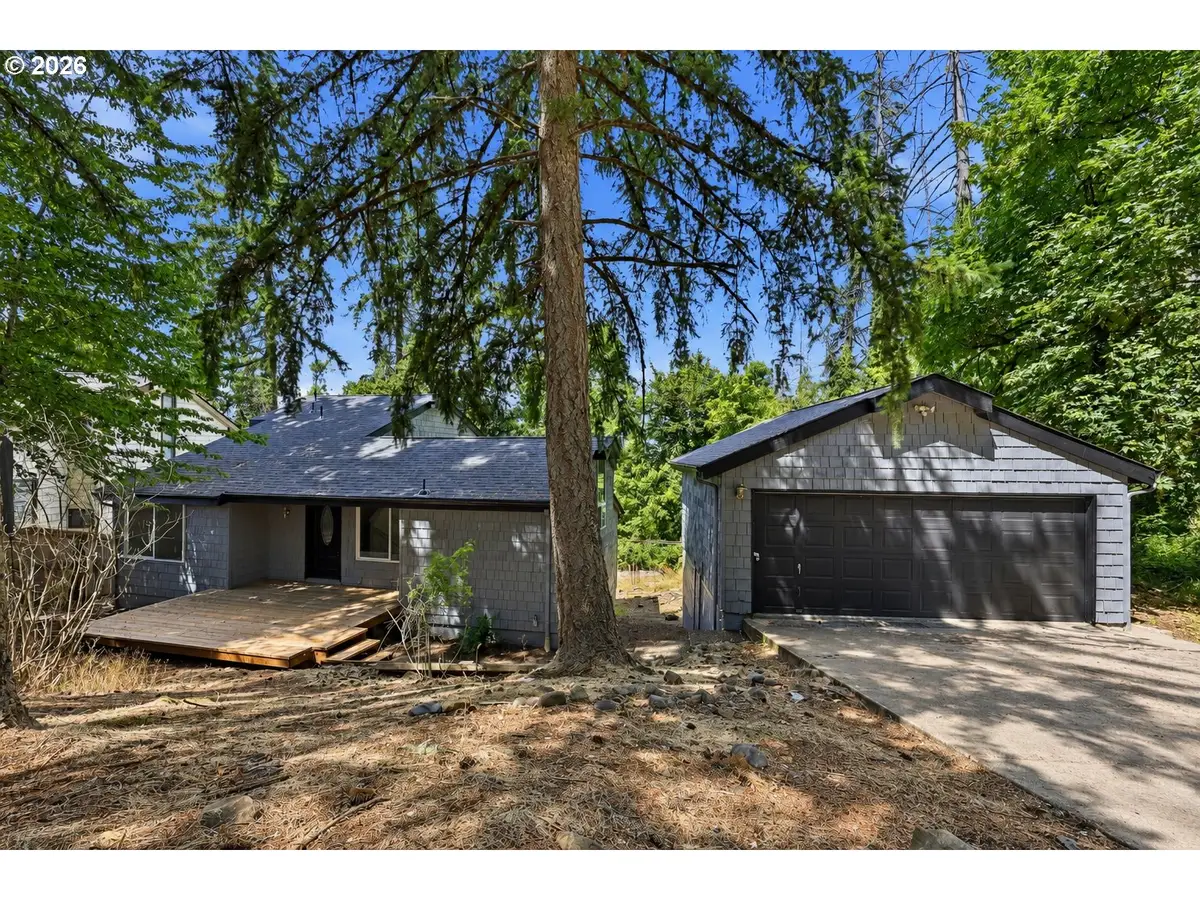 7048 Glacier Dr, Springfield, OR 97478 - #1