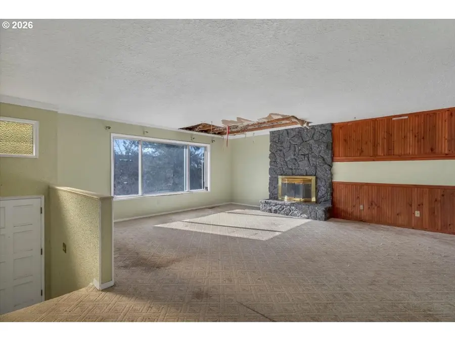 1645 SW 27th St, Gresham, OR 97080 - #2