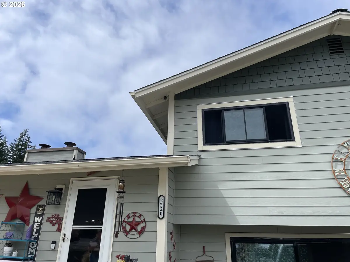 2220 Maine Ct, North Bend, OR 97459 - #1