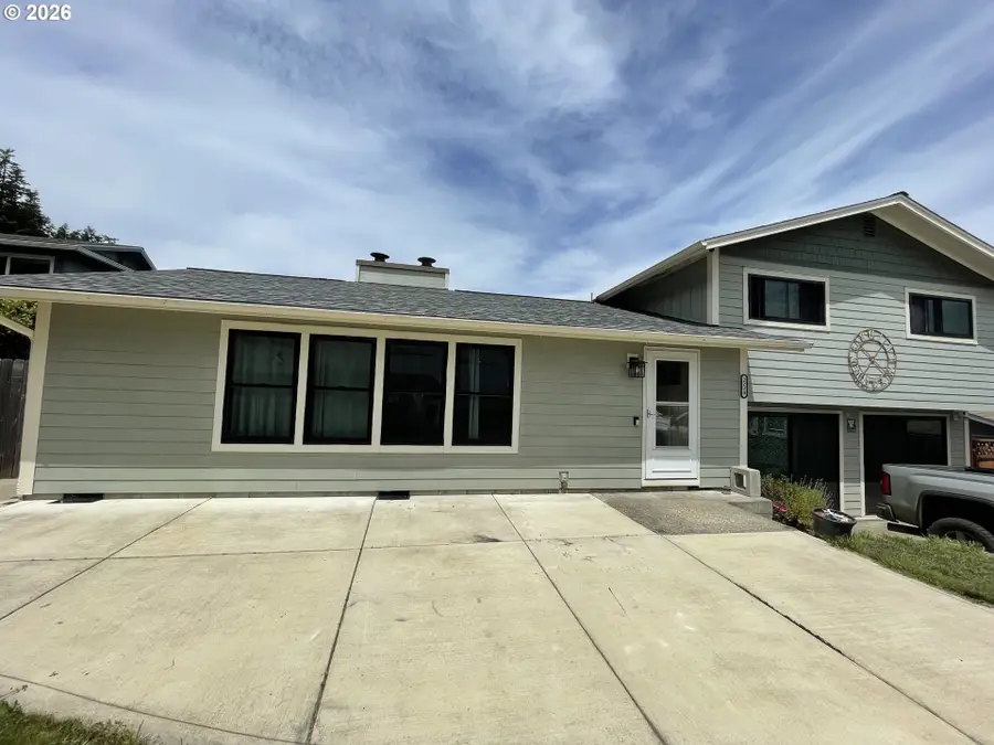 2220 Maine Ct, North Bend, OR 97459 - #2