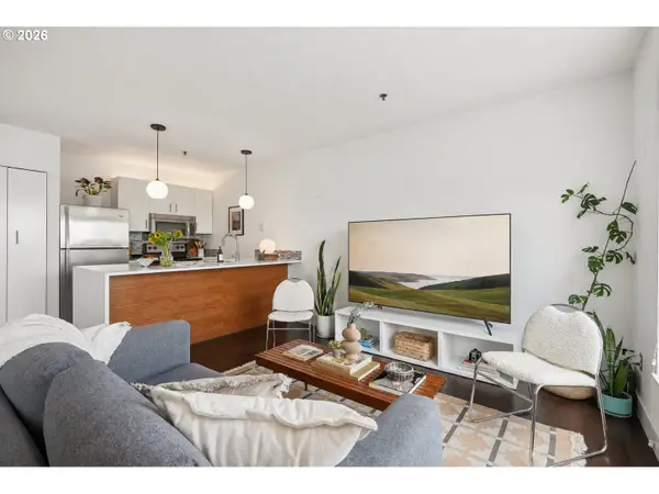 315 NW Uptown Ter #A1, Portland, OR 97210