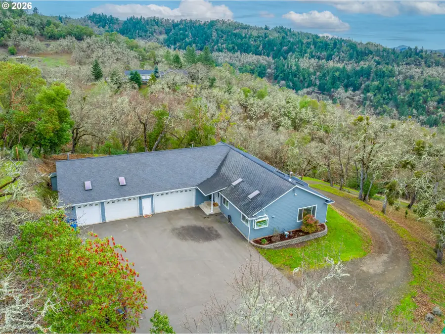 658 Ryan Heights Ln, Roseburg, OR 97470 - Image #3