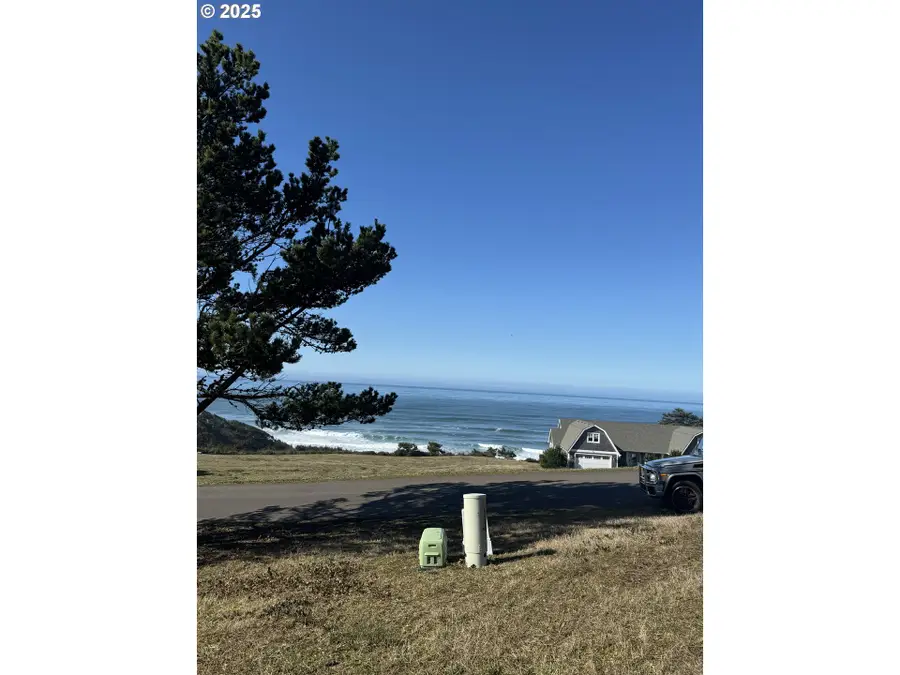 32 Nantucket Drive, Cloverdale, OR 97112 - Image #2