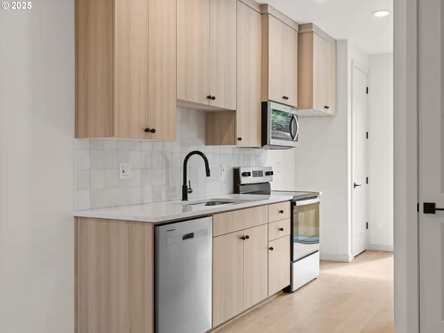 1614 SE Morrison St #3, Portland, OR 97214 - Image #2